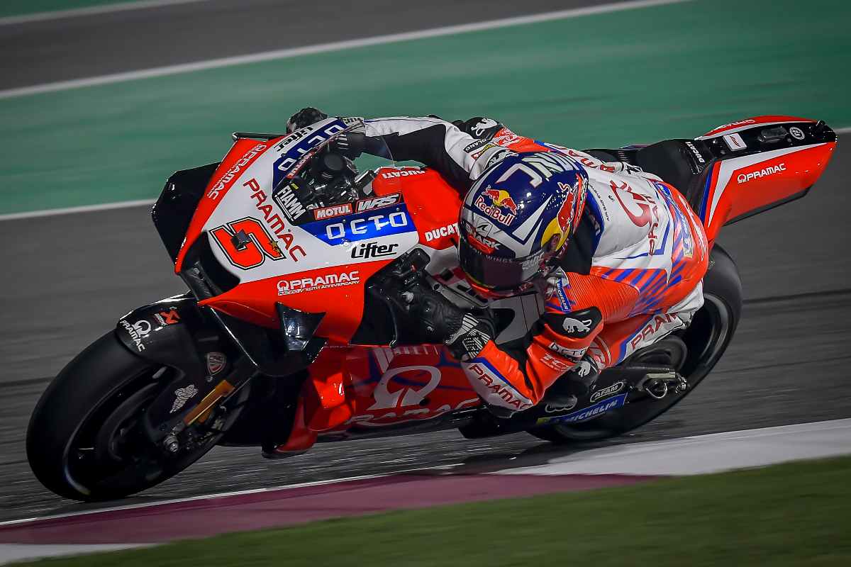 Johann Zarco in pista sulla Ducati satellite del team Pramac nel Gran Premio di Doha di MotoGP 2021 a Losail