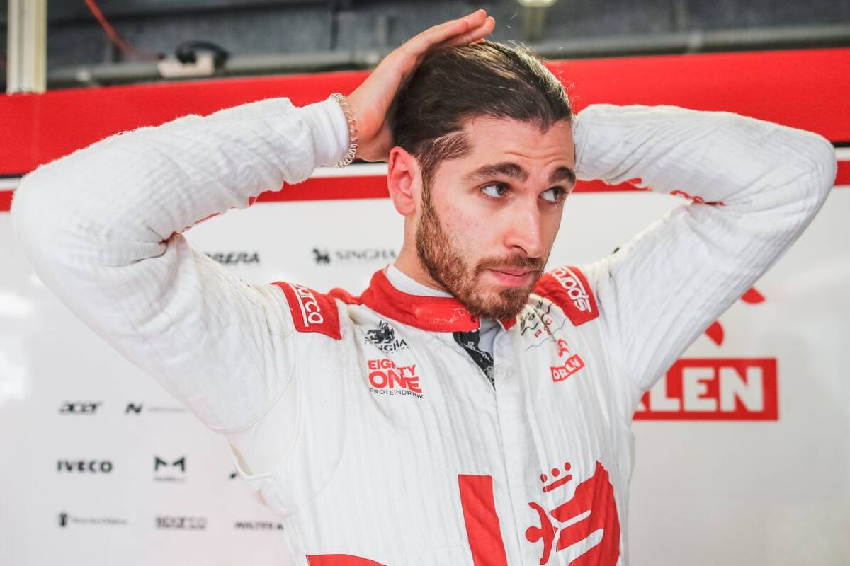 Antonio Giovinazzi al box nel Gran Premio di Montecarlo di F1 2021 a Monaco