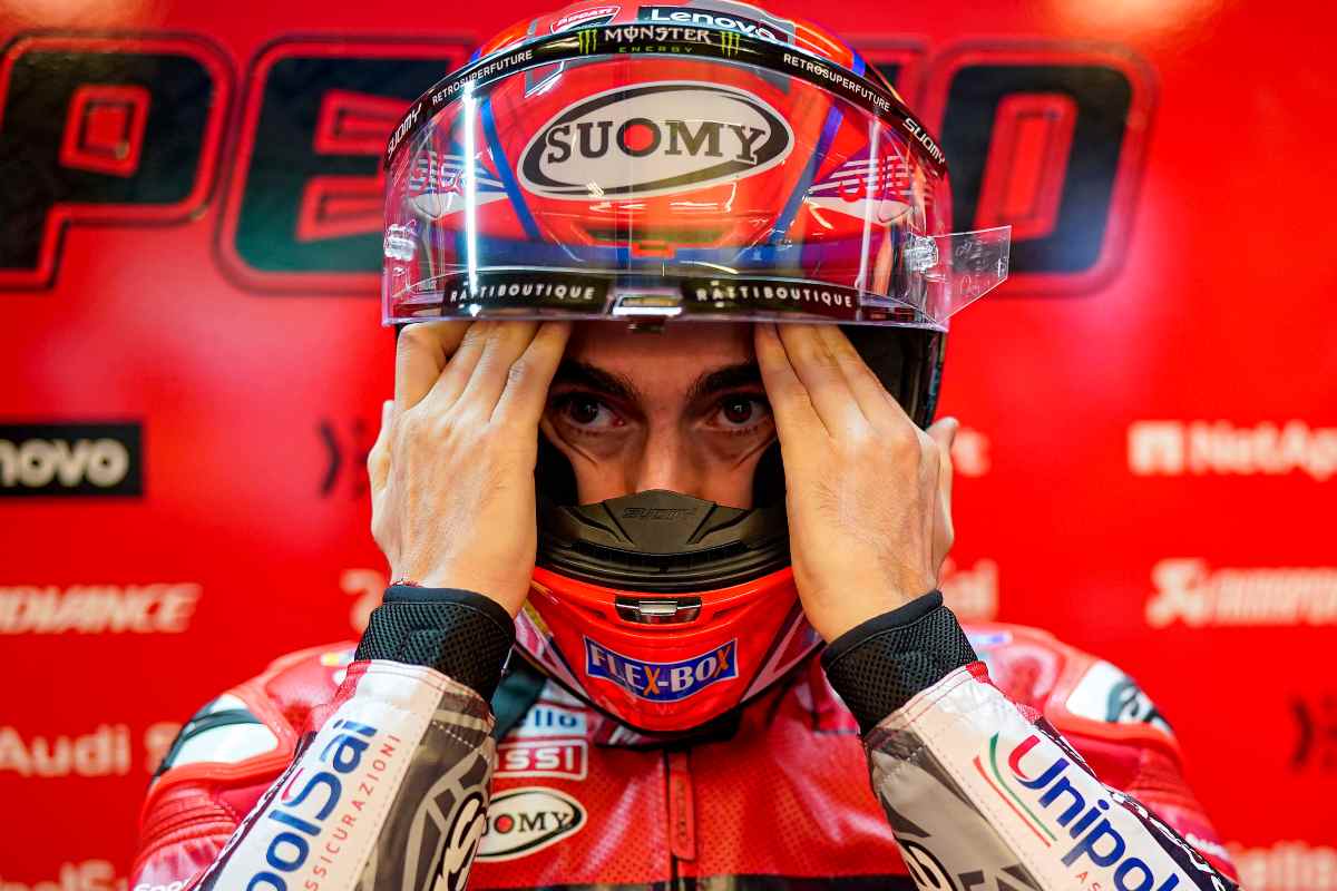 Pecco Bagnaia ai box nel Gran Premio di Francia di MotoGP 2021 a Le Mans