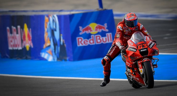 Pecco Bagnaia sulla sua Ducati nelle qualifiche del Gran Premio di Spagna di MotoGP 2021 a Jerez