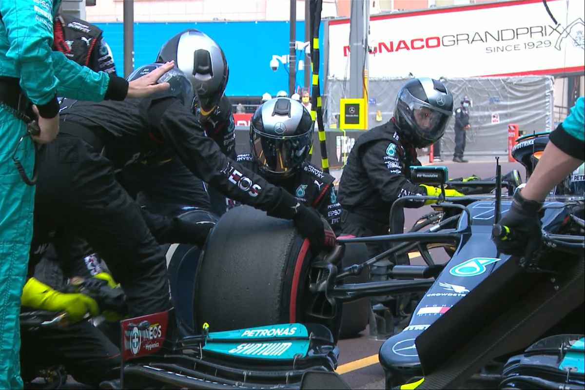 Il pit stop della Mercedes costato il ritiro a Valtteri Bottas nel Gran Premio di Montecarlo di F1 2021 a Monaco