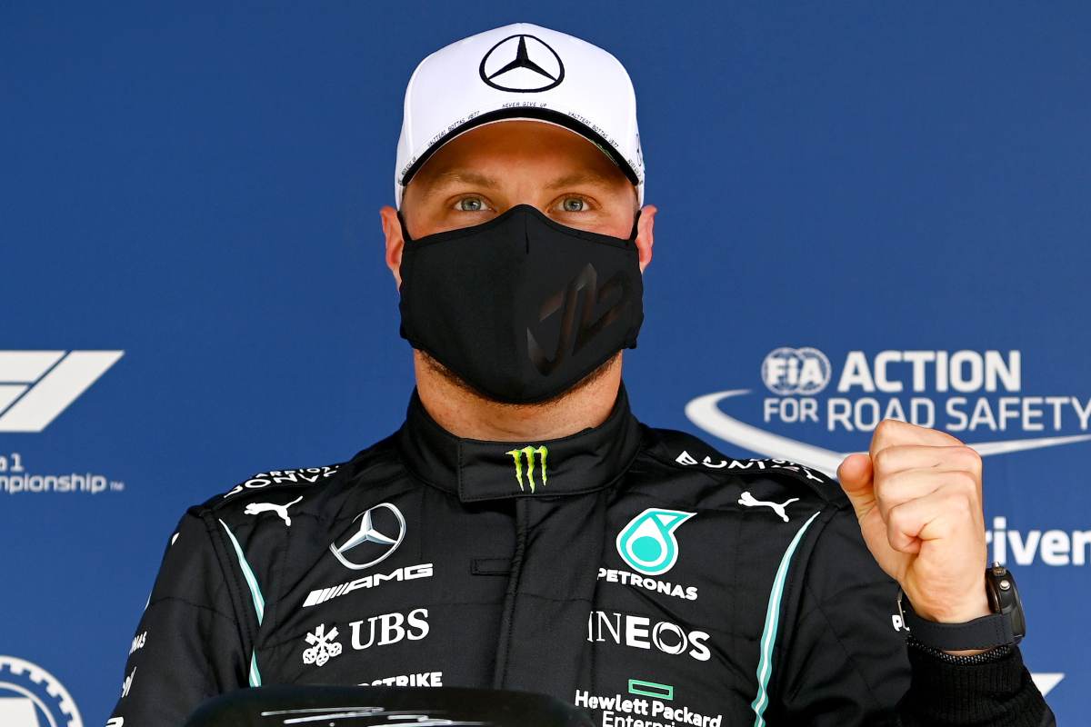 Valtteri Bottas festeggia la pole position nel Gran Premio del Portogallo di F1 2021 a Portimao