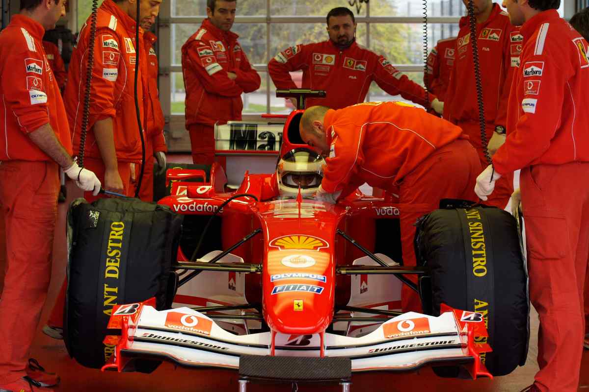 Un test a Fiorano nel 2004 dell'ex pilota