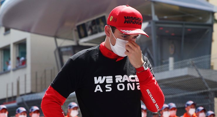 Charles Leclerc deluso prima del via del Gran Premio di Montecarlo di F1 2021 a Monaco