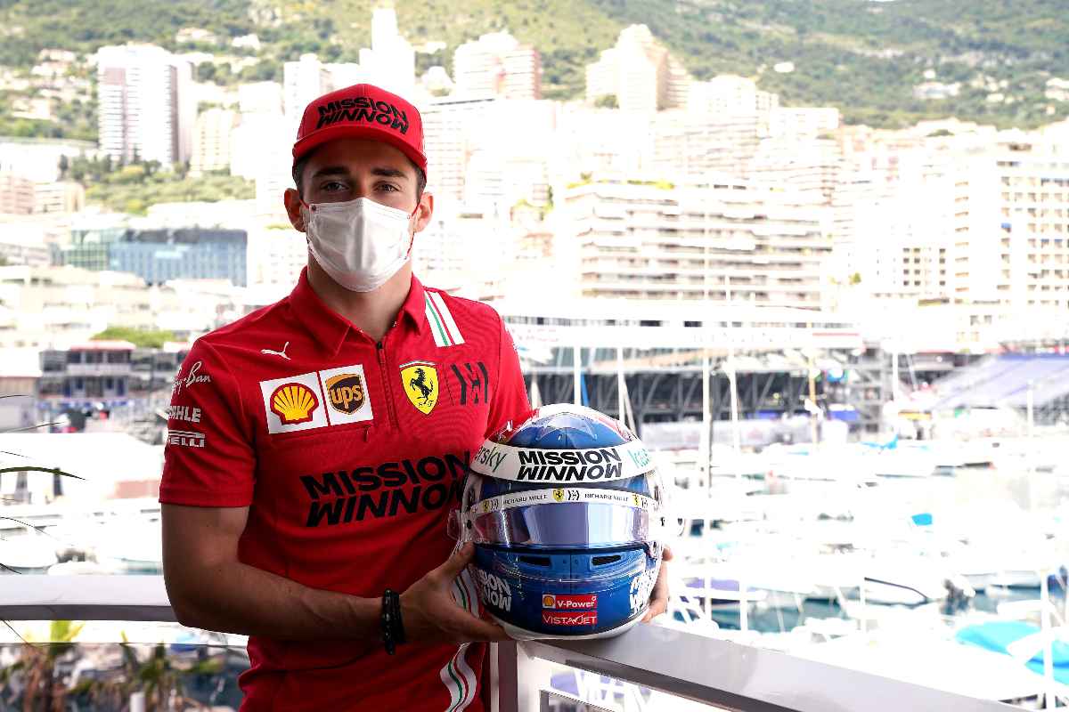 Il casco di Charles Leclerc per il Gran Premio di Montecarlo di F1 2021 a Monaco