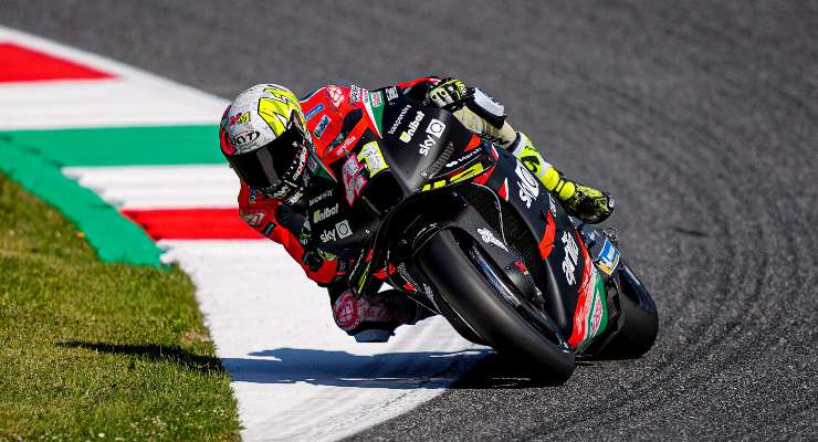 Aleix Espargarò in pista nelle prove libere del Gran Premio d'Italia di MotoGP 2021 al Mugello (Foto Aprilia)