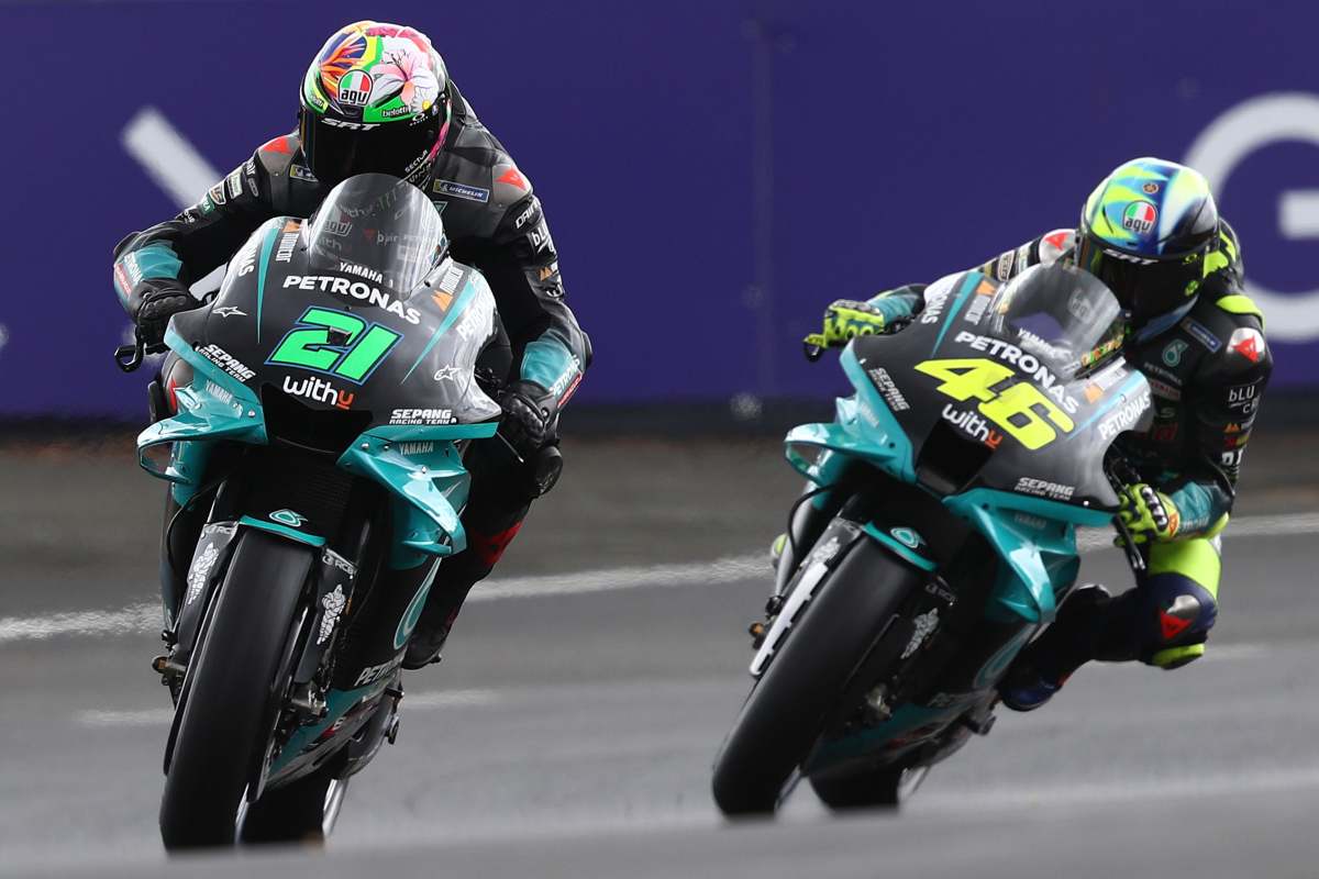 Franco Morbidelli davanti a Valentino Rossi nel Gran Premio di Francia di MotoGP 2021 a Le Mans