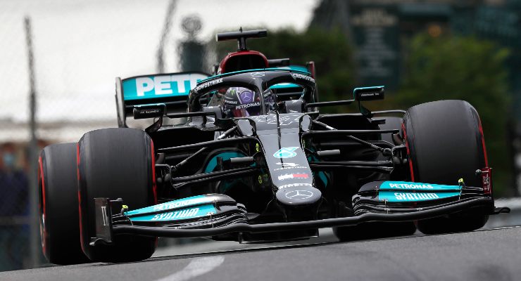 Lewis Hamilton in pista nelle qualifiche del Gran Premio di Montecarlo di F1 2021 a Monaco (Foto LAT Images/Mercedes)