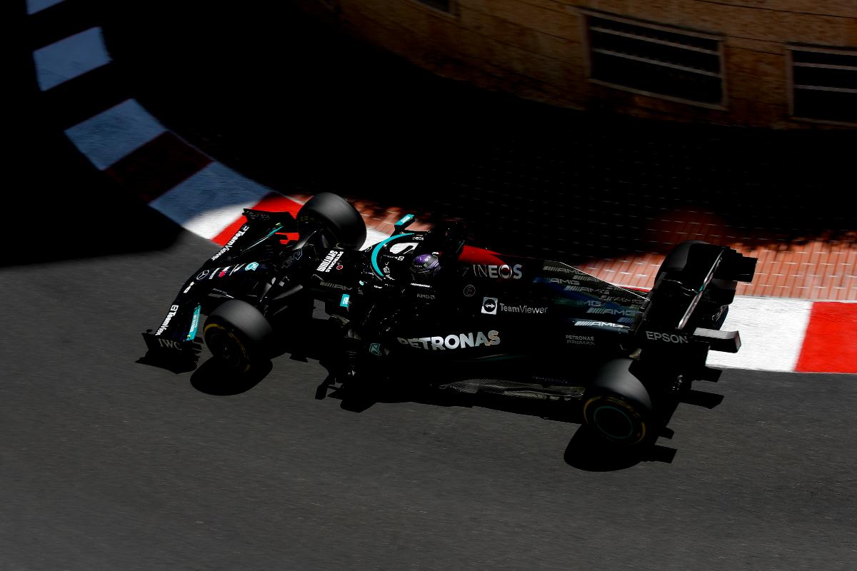 Lewis Hamilton in pista nelle prove libere del Gran Premio di Montecarlo di F1 2021 a Monaco