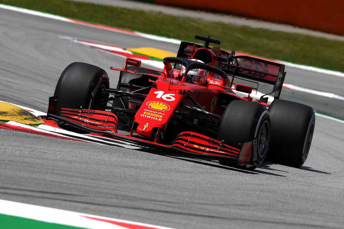 Charles Leclerc in pista nelle prove libere del Gran Premio di Spagna di F1 2021 a Barcellona