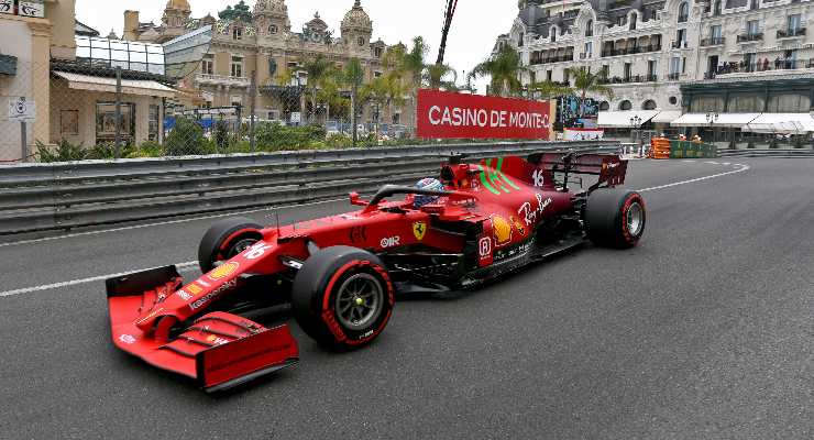 Charles Leclerc in pista nel Gran Premio di Montecarlo di F1 2021 a Monaco (Foto Ferrari)