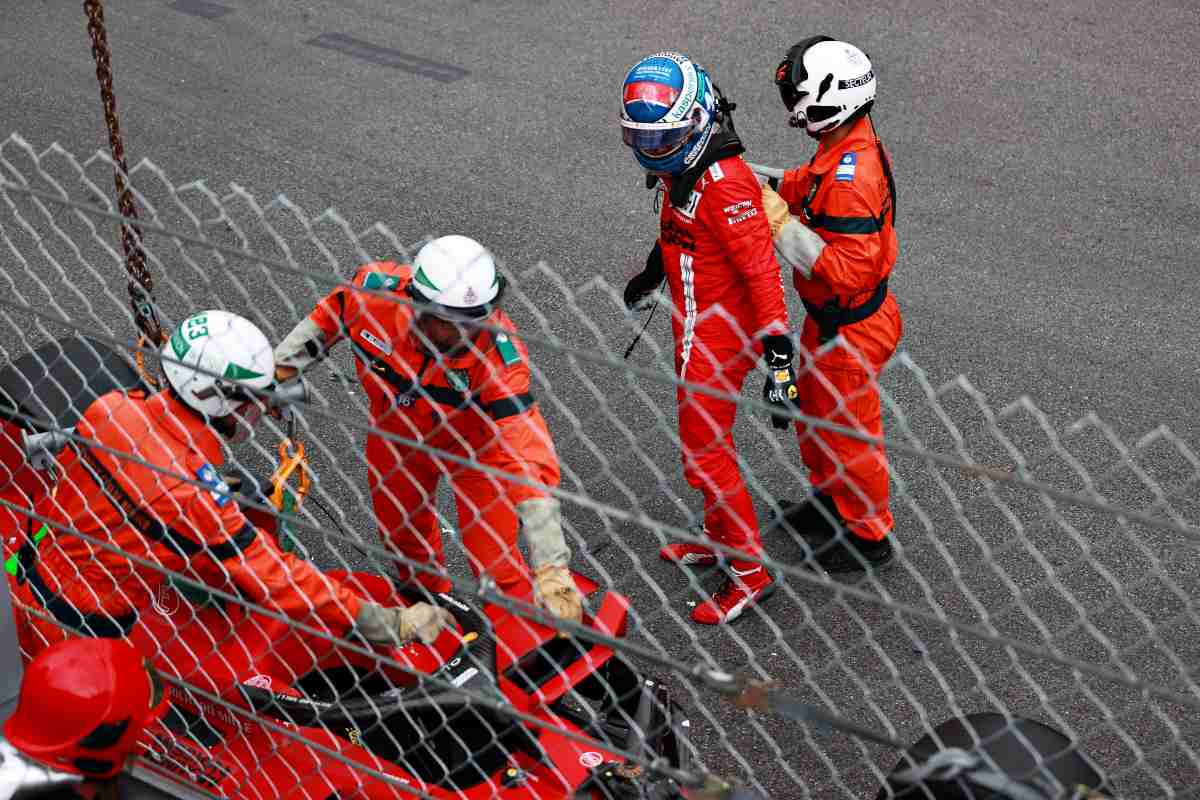 Charles Leclerc dopo l'incidente nelle qualifiche del Gran Premio di Montecarlo di F1 2021 a Monaco