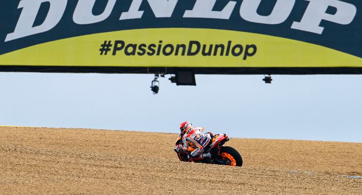 Marc Marquez sulla sua Honda nelle prove libere del Gran Premio di Francia di MotoGP 2021 a Le Mans