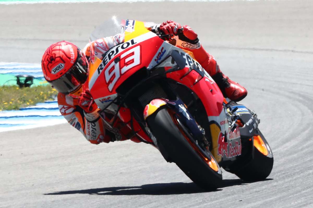 Marc Marquez in pista sulla sua Honda al Gran Premio di Spagna di MotoGP 2021 a Jerez