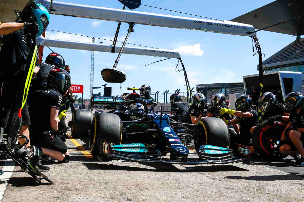 La Mercedes di Valtteri Bottas ai box