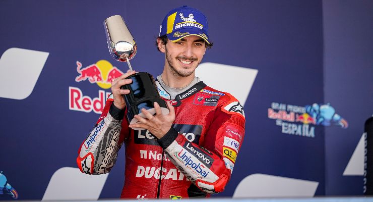 Pecco Bagnaia sul podio del Gran Premio di Spagna di MotoGP 2021 a Jerez