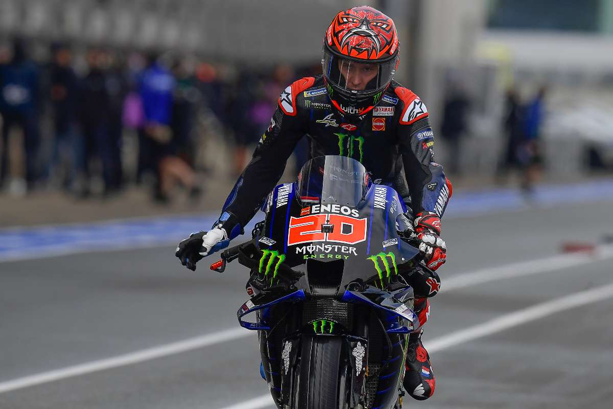 Fabio Quartararo in pista sulla Yamaha nel Gran Premio di Francia di MotoGP 2021 a Le Mans