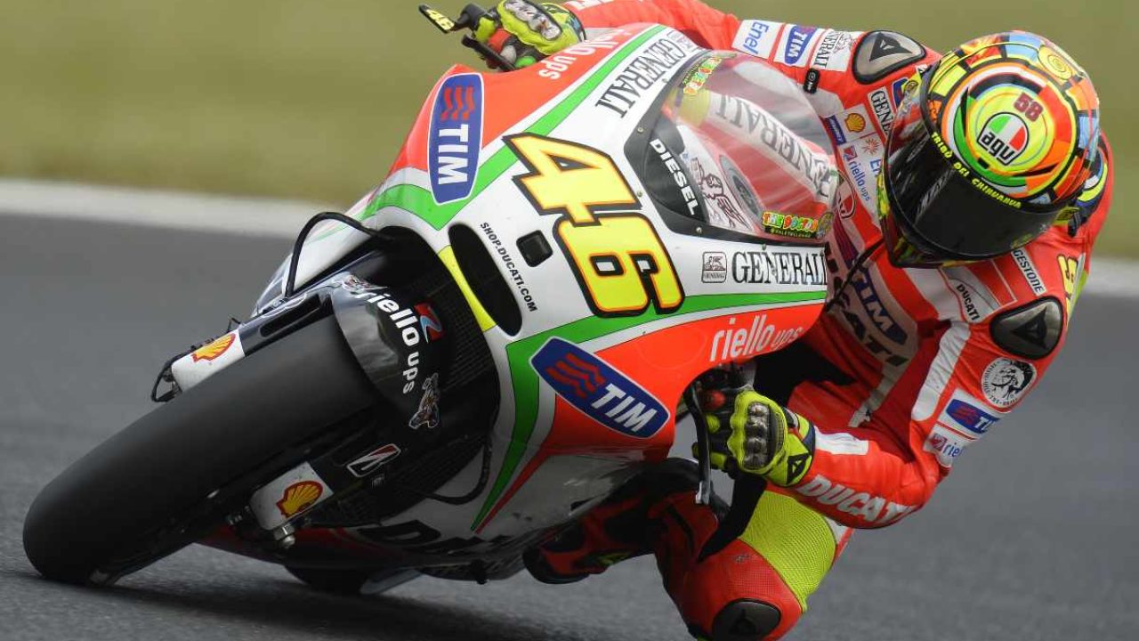 Valentino Rossi, proposta indecente dalla Ducati: \