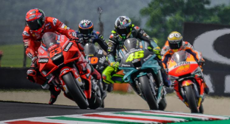 Valentino Rossi in pista sulla Yamaha nel Gran Premio d'Italia di MotoGP 2021 al Mugello