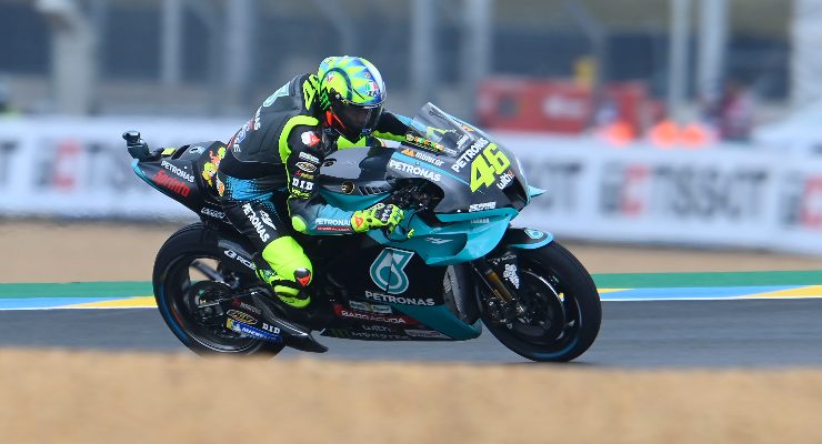 Valentino Rossi sulla Yamaha nelle prove libere del Gran Premio di Francia di MotoGP 2021 a Le Mans (Foto Petronas)