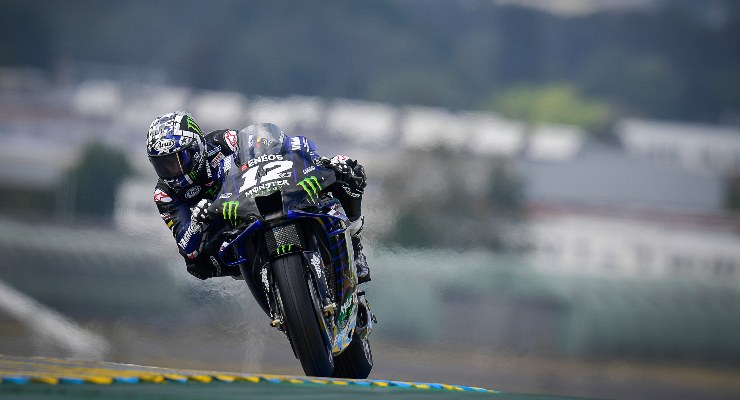 Maverick Vinales in pista sulla Yamaha nel Gran Premio di Francia di MotoGP 2021 a Le Mans