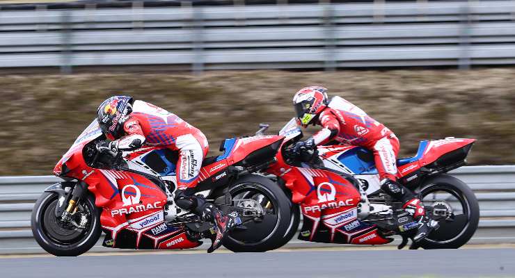 Johann Zarco e Tito Rabat sulle Ducati Pramac nelle prove libere del Gran Premio di Francia di MotoGP 2021 a Le Mans