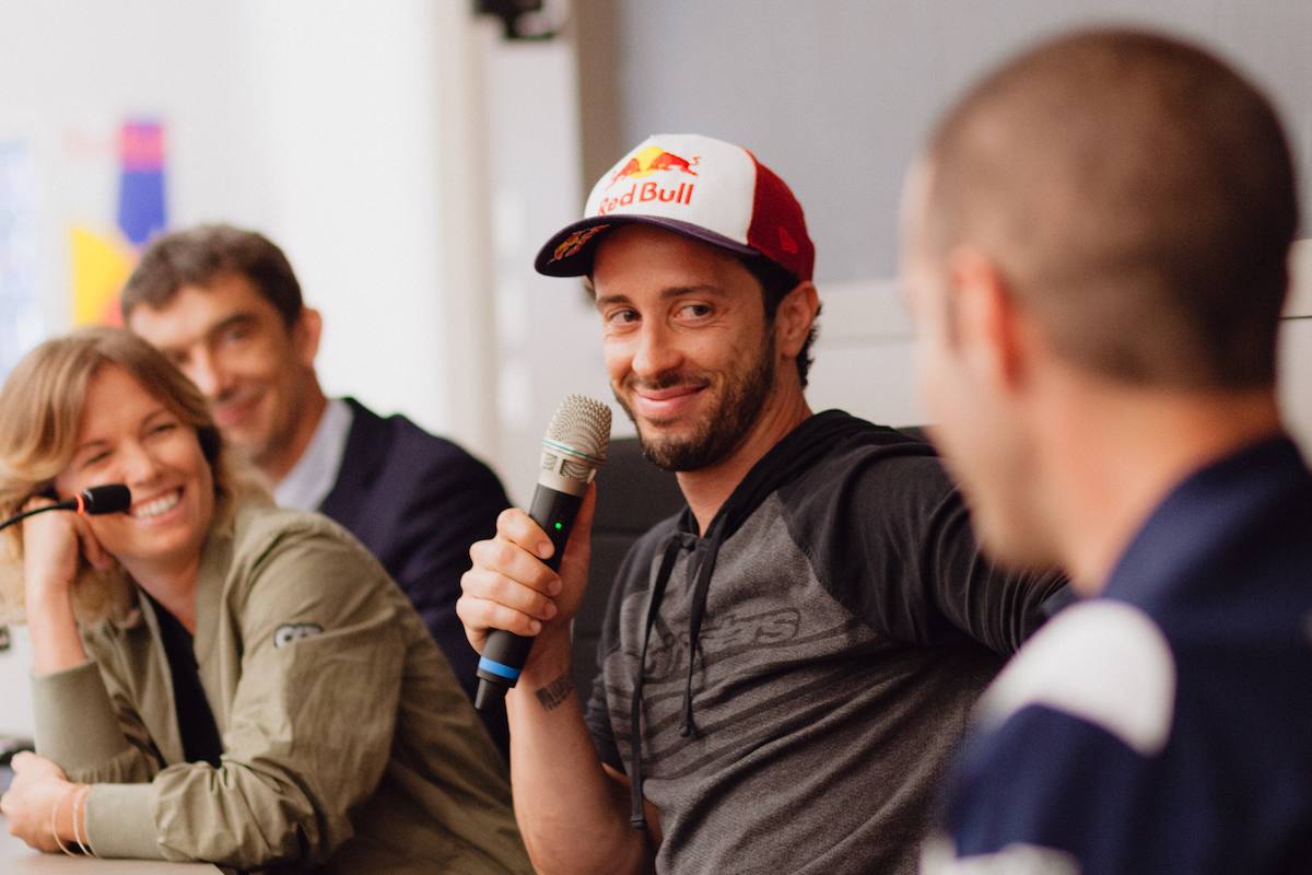 Andrea Dovizioso durante la lezione all'università di Bologna