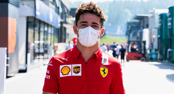 Charles Leclerc nel paddock del Gran Premio di Stiria di F1 2021 al Red Bull Ring