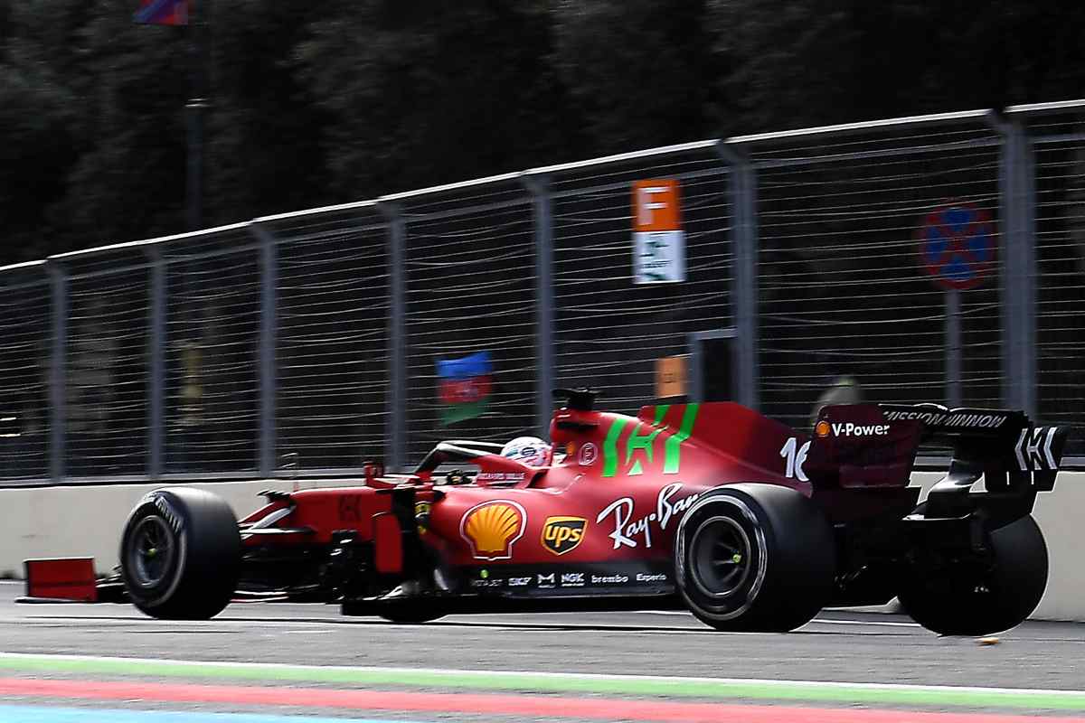 Charles Leclerc in pista al Gran Premio dell'Azerbaigian di F1 2021 a Baku