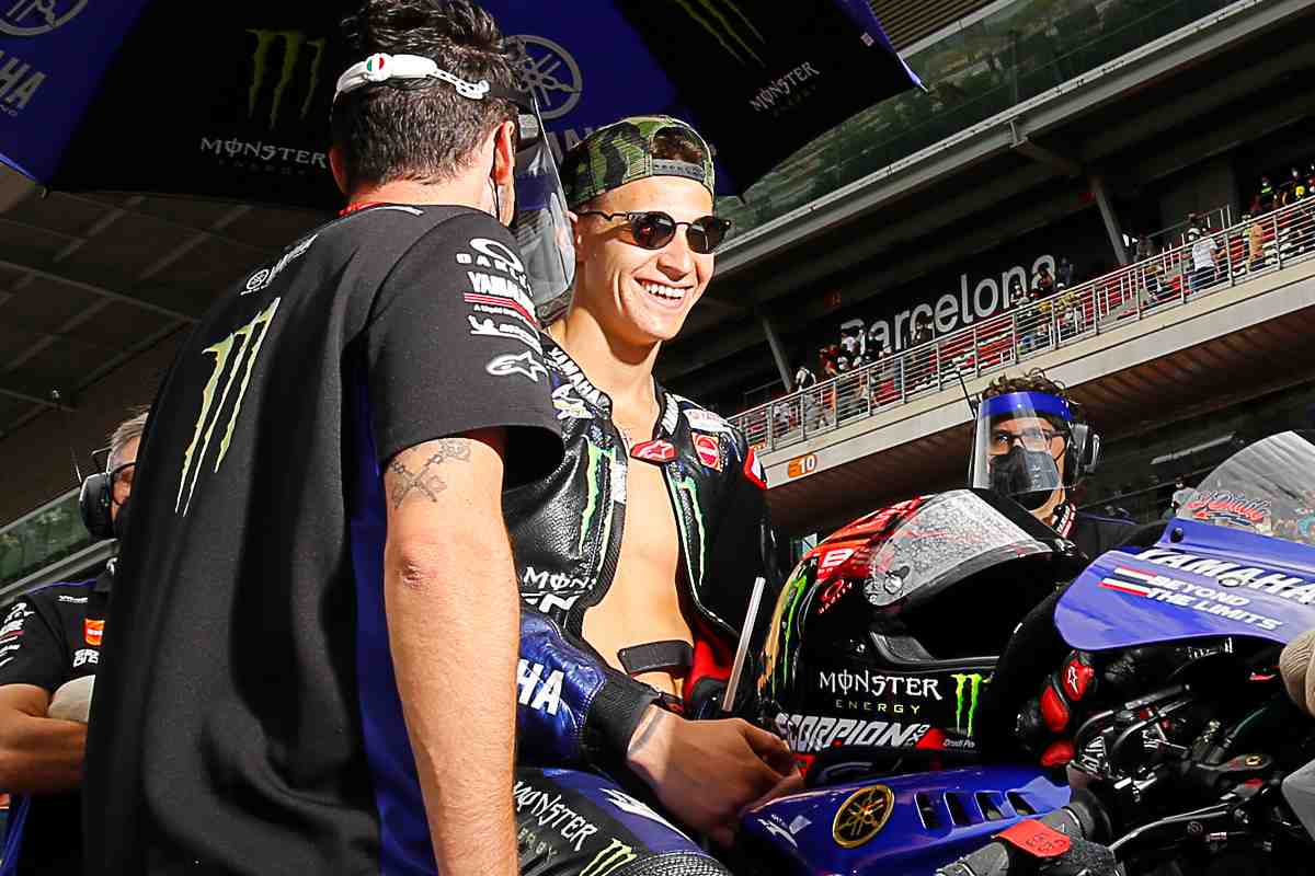 Fabio Quartararo sulla griglia di partenza del Gran Premio di Catalogna di MotoGP 2021 a Barcellona