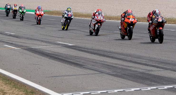 Il gruppo della Moto3 al Gran Premio di Catalogna a Barcellona