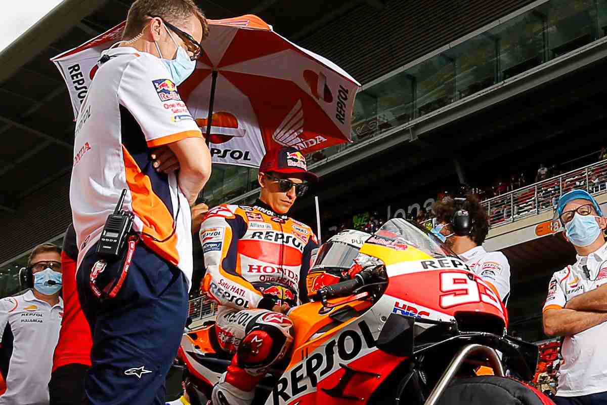 Marc Marquez sulla griglia di partenza del Gran Premio di Catalogna di MotoGP 2021 a Barcellona