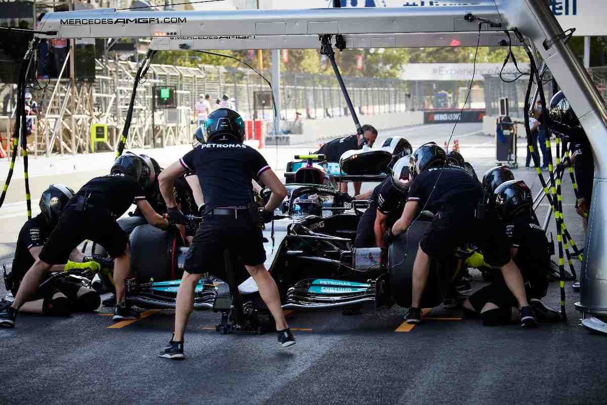 Il pit stop al Gran Premio dell'Azerbaigian di F1 2021 a Baku