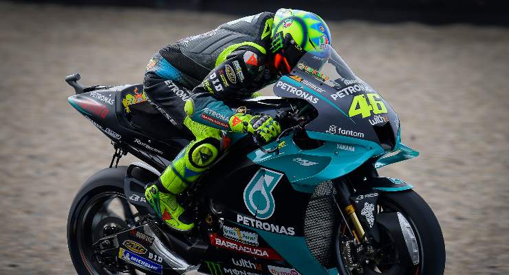 Valentino Rossi in pista sulla Yamaha Petronas al Gran Premio d'Olanda di MotoGP 2021 ad Assen