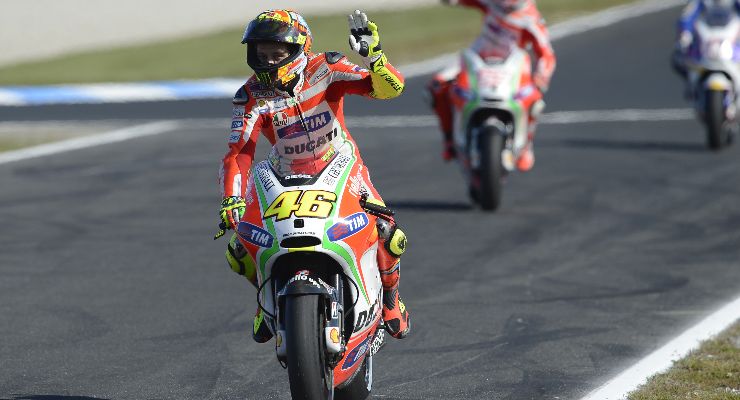 Valentino Rossi ai tempi in cui correva con la Ducati (Foto Ducati)