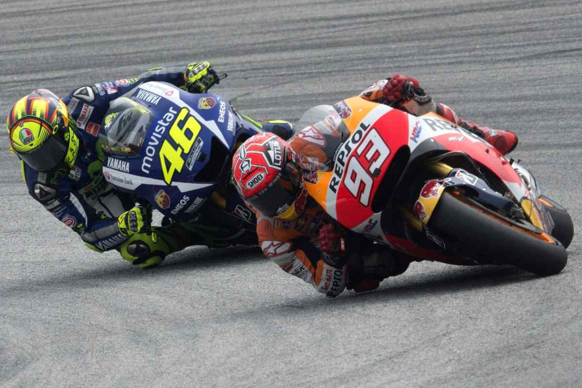 Il duello tra Valentino Rossi e Marc Marquez al Gran Premio di Malesia di MotoGP 2015 a Sepang