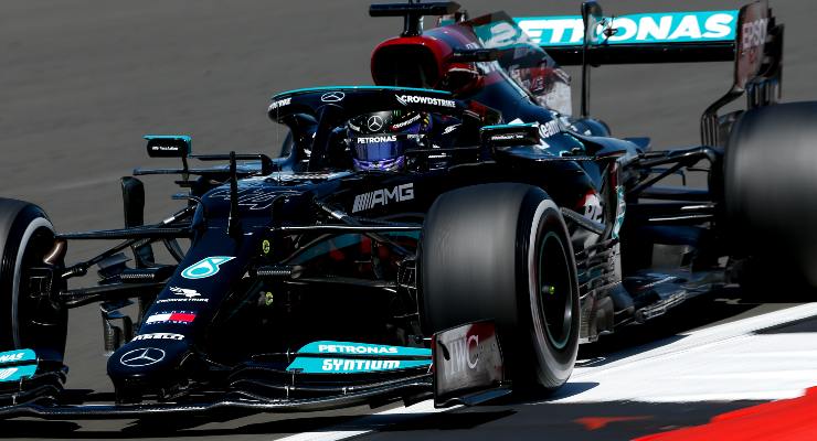 Lewis Hamilton in pista al Gran Premio di Gran Bretagna di F1 2021 a Silverstone