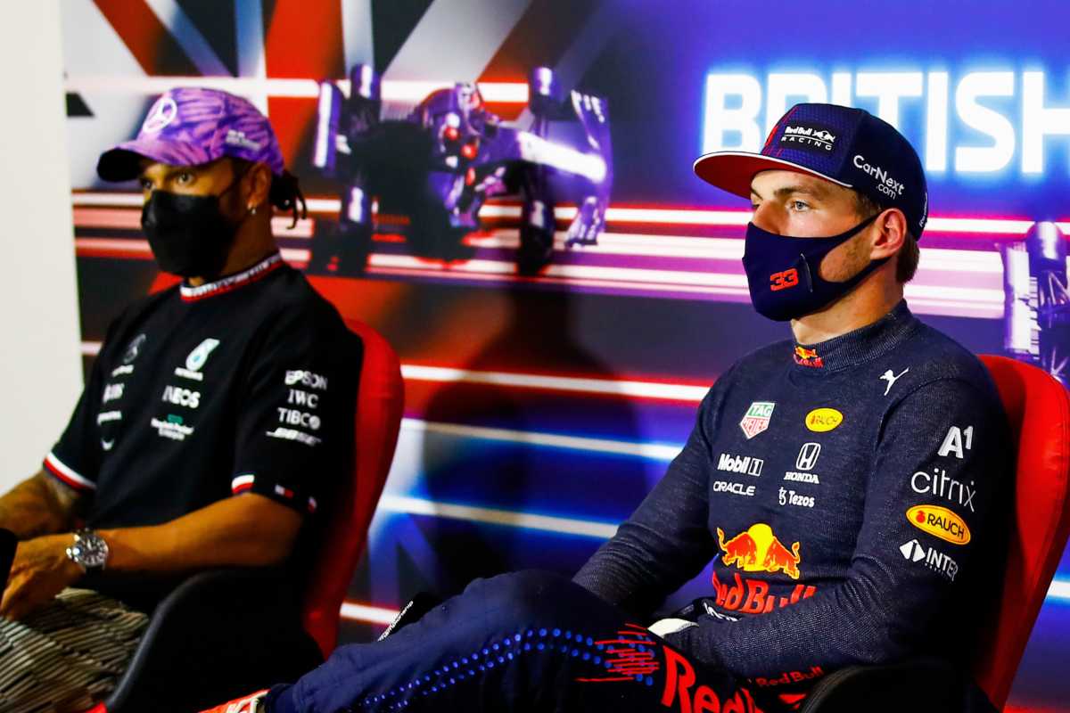 Lewis Hamilton e Max Verstappen