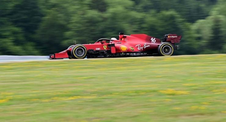 La Ferrari di Charles Leclerc in pista