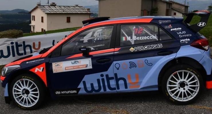 Marco Bezzecchi sulla Hyundai i20 da rally