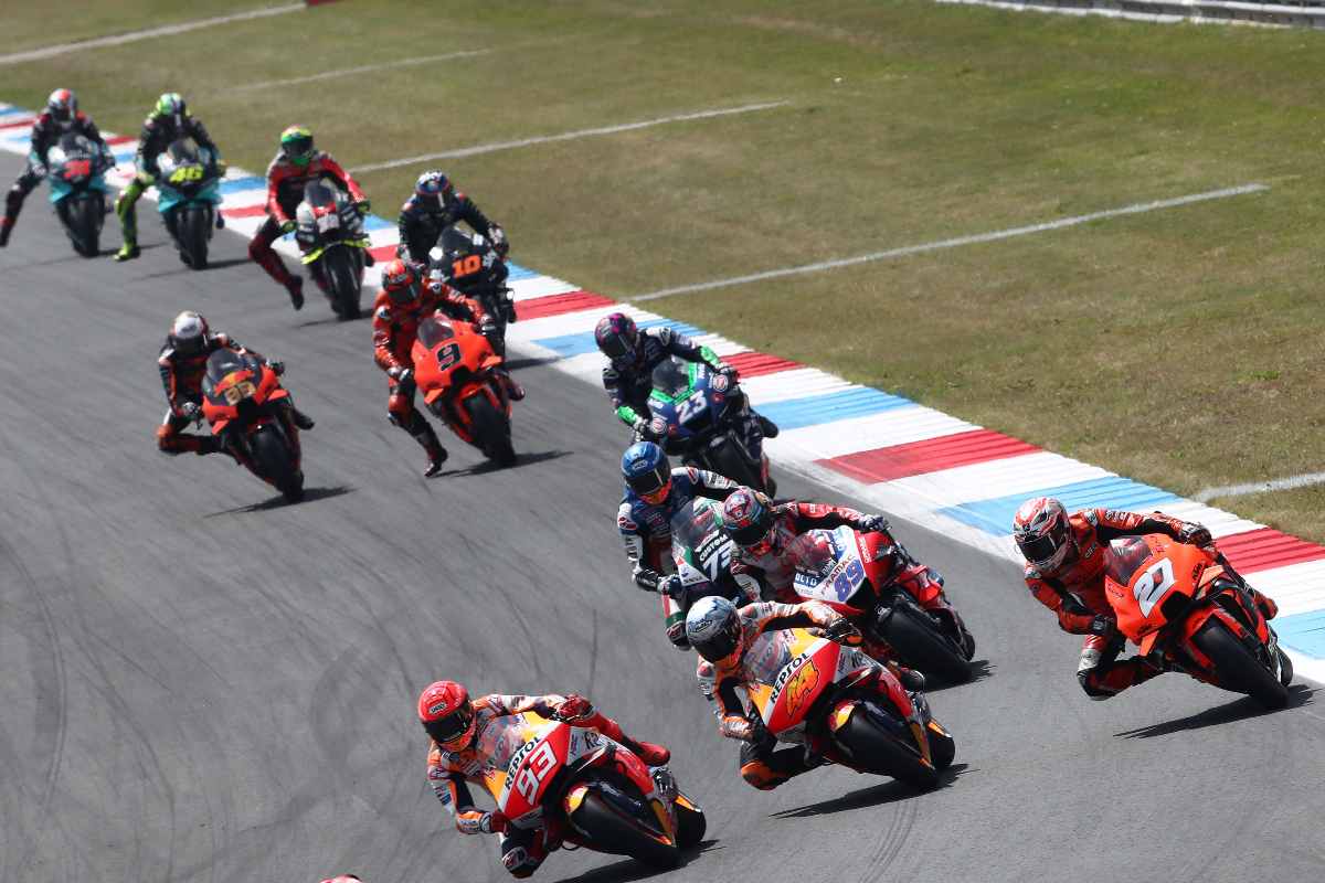 La partenza del Gran Premio d'Olanda di MotoGP 2021 ad Assen