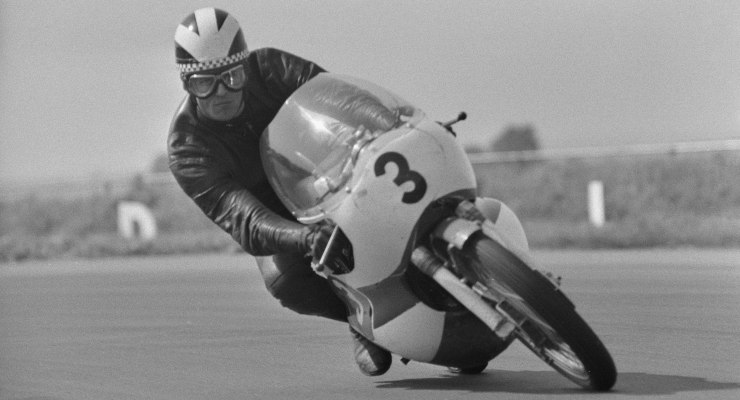 Phil Read in pista nel 1965