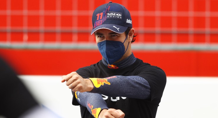 Sergio Perez sulla griglia di partenza del Gran Premio d'Austria di F1 2021 al Red Bull Ring (Foto Bryn Lennon/Getty Images/Red Bull)