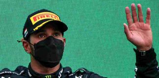 Lewis Hamilton sul podio del Gran Premio d'Ungheria di F1 2021 a Budapest