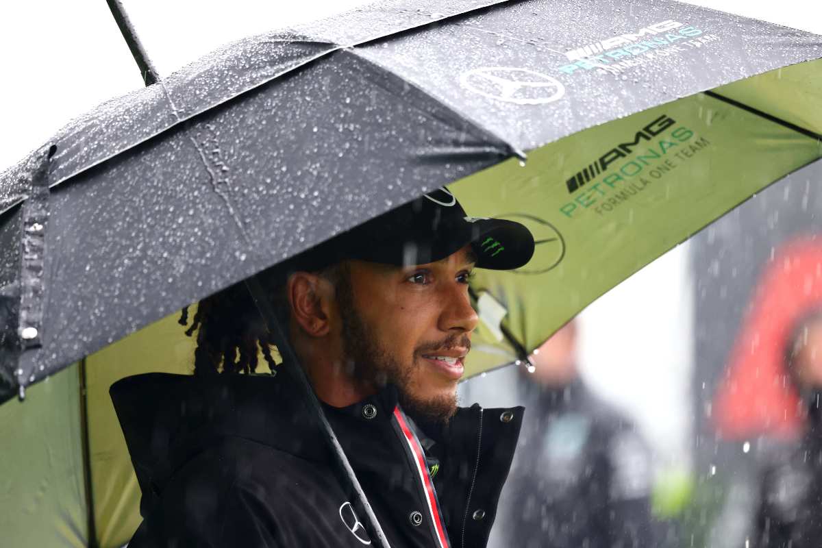 Lewis Hamilton sotto la pioggia a Spa-Francorchamps