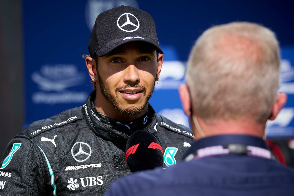 Lewis Hamilton dopo la pole position nel Gran Premio d'Ungheria di F1 2021 a Budapest