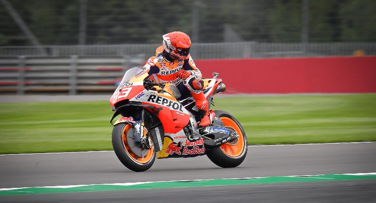 Marc Marquez sulla Honda nel Gran Premio di Gran Bretagna di MotoGP 2021 a Silverstone