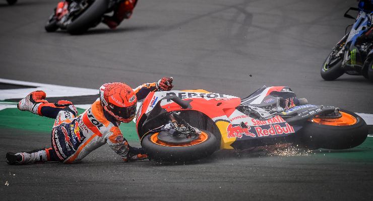 L'incidente tra Marc Marquez e Jorge Martin durante il Gran Premio di Gran Bretagna di MotoGP 2021 a Silverstone