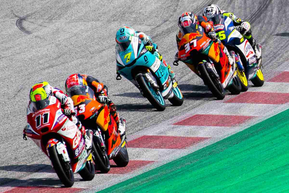 Una fase di gara del Gran Premio d'Austria di Moto3 2021 al Red Bull Ring