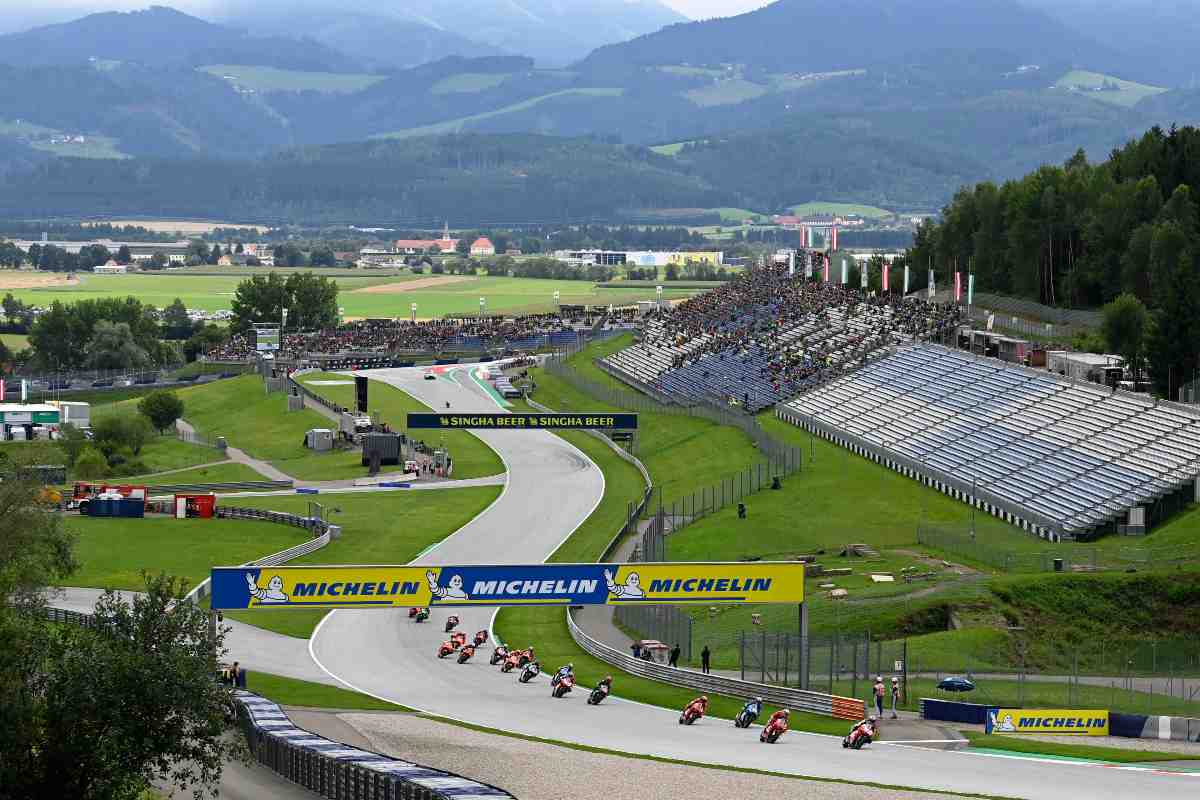 Il gruppo della MotoGP in pista al Red Bull Ring